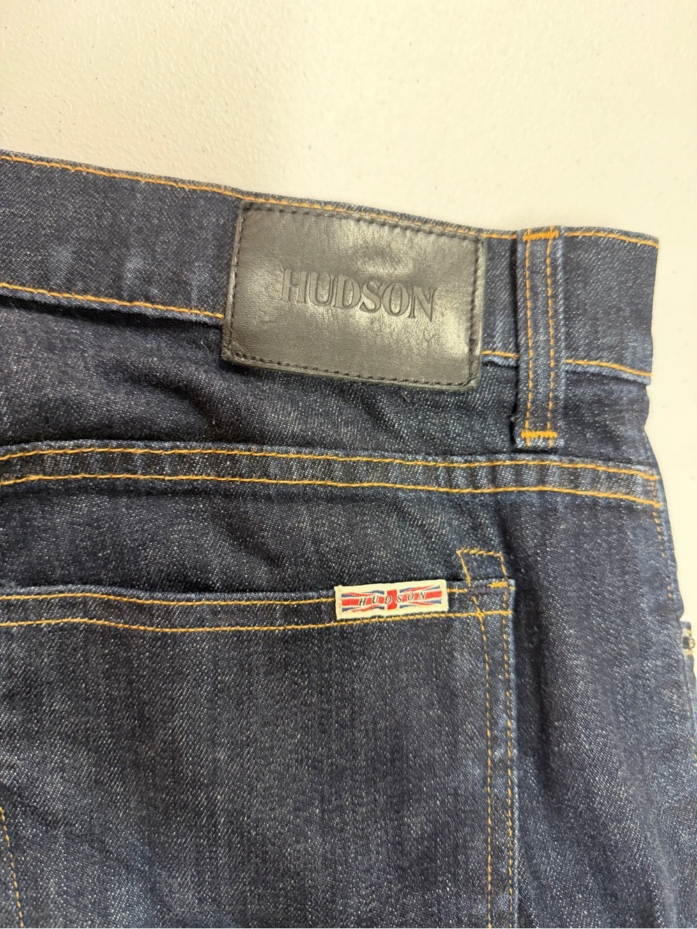 Hudson Buckley Men’s Jeans Size 33 Dark Wash Athletic Fit USA Stretch Denim
B342